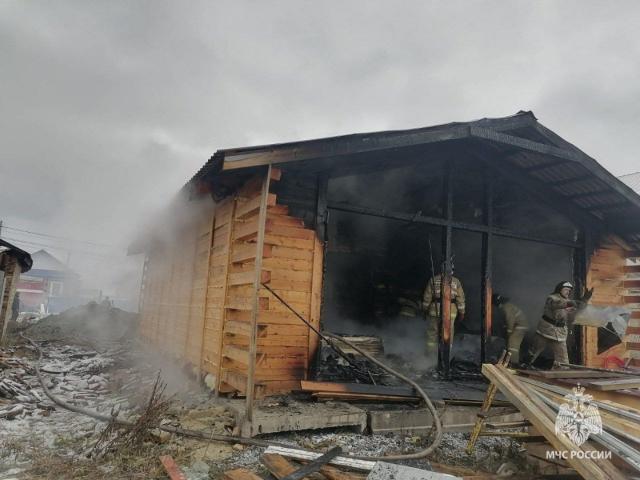 В Башкирии сгорел дом многодетной семьи 