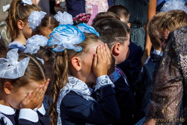 В Башкирии школьников собираются отправить на праздник в легкой одежде