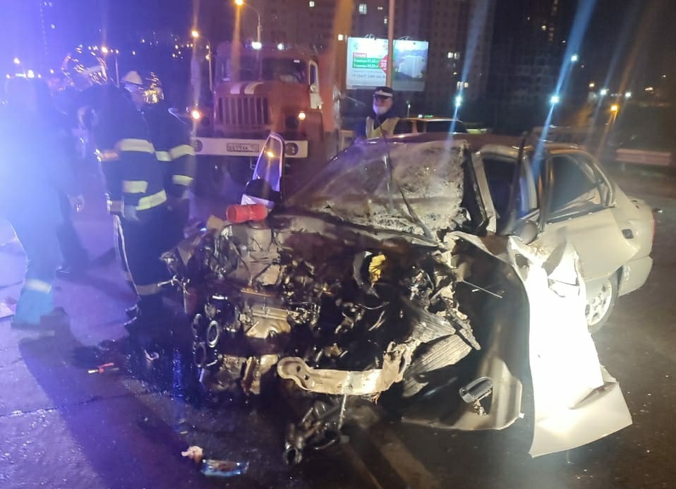 В ночной аварии в Уфе погиб 25-летний водитель