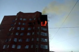 В уфимской многоэтажке произошел сильный пожар