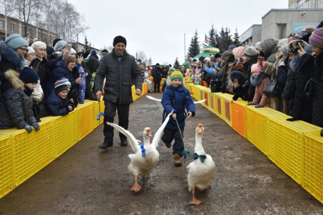 Гусиная ярмарка и сладкий базар открылись в Уфе