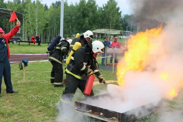 Самых быстрых пожарных спасателей определили в Башкирии Самых быстрых пожарных спасателей определили в Башкирии
