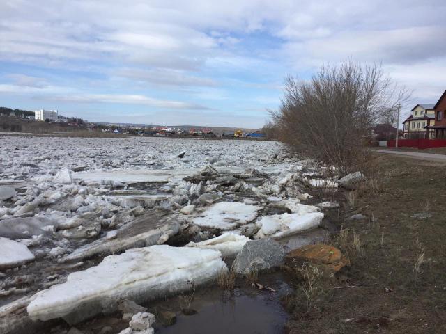 На реке Ай в Башкирии разрушили ледовый затор