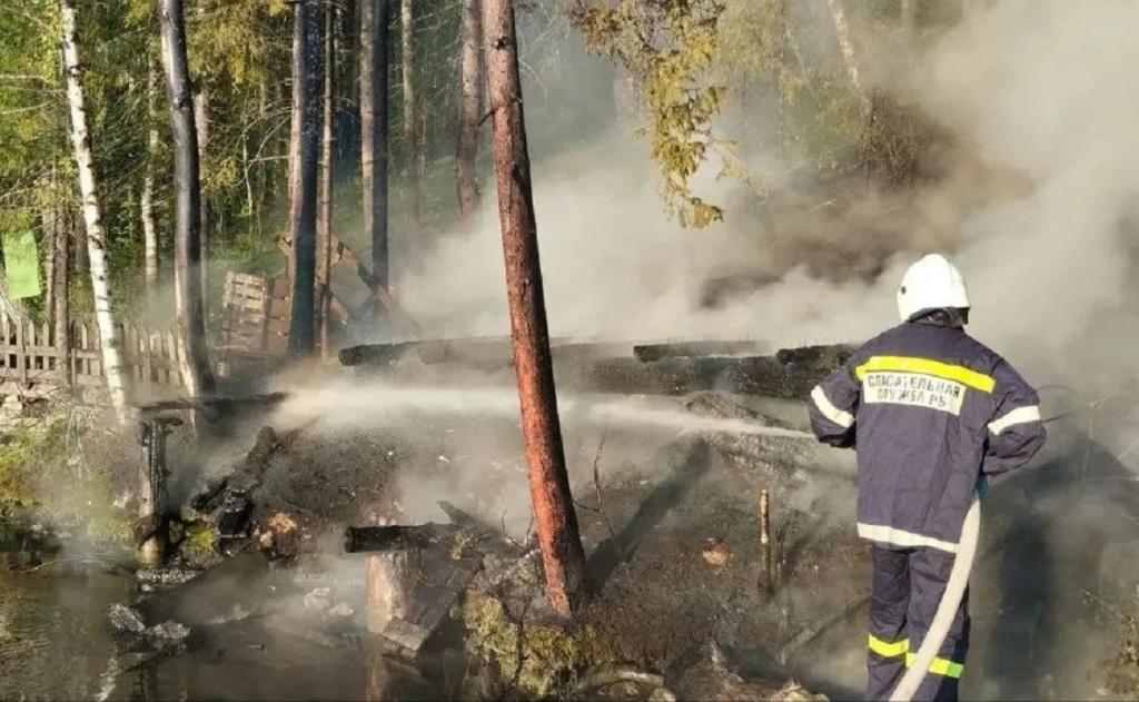 Туристическая стоянка сгорела на Павловском водохранилище в Башкирии