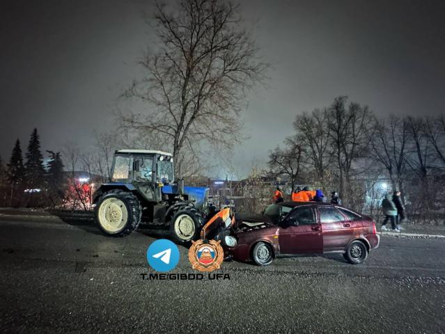 Пьяный водитель на «Приоре» влетел в трактор в Уфе