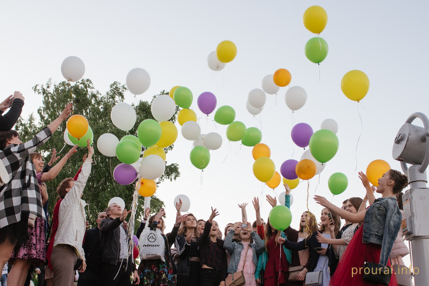 "Медлячок, чтобы ты заплакала" - фоторепортаж, уфимские школьники отпраздновали  выпускной