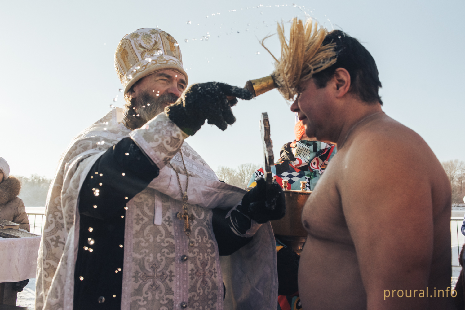 Большой фоторепортаж о празднике Крещения в Уфе