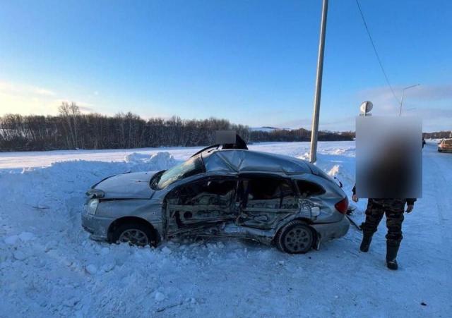 В Башкирии водитель погиб после столкновения с грузовиком