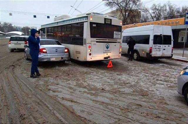 В Уфе два автобуса попали в массовое ДТП