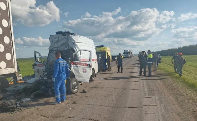 Три человека погибли в аварии с машиной скорой помощи в Башкирии