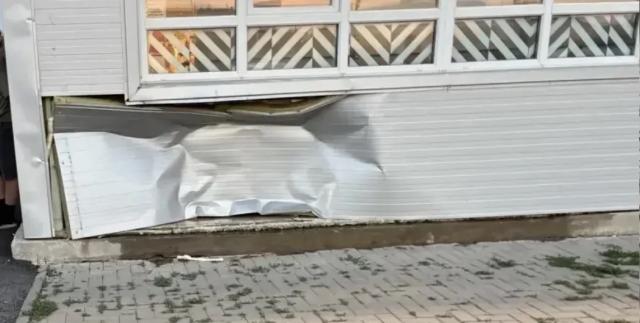 Пьяный пенсионер на иномарке врезался в здание магазина в Башкирии