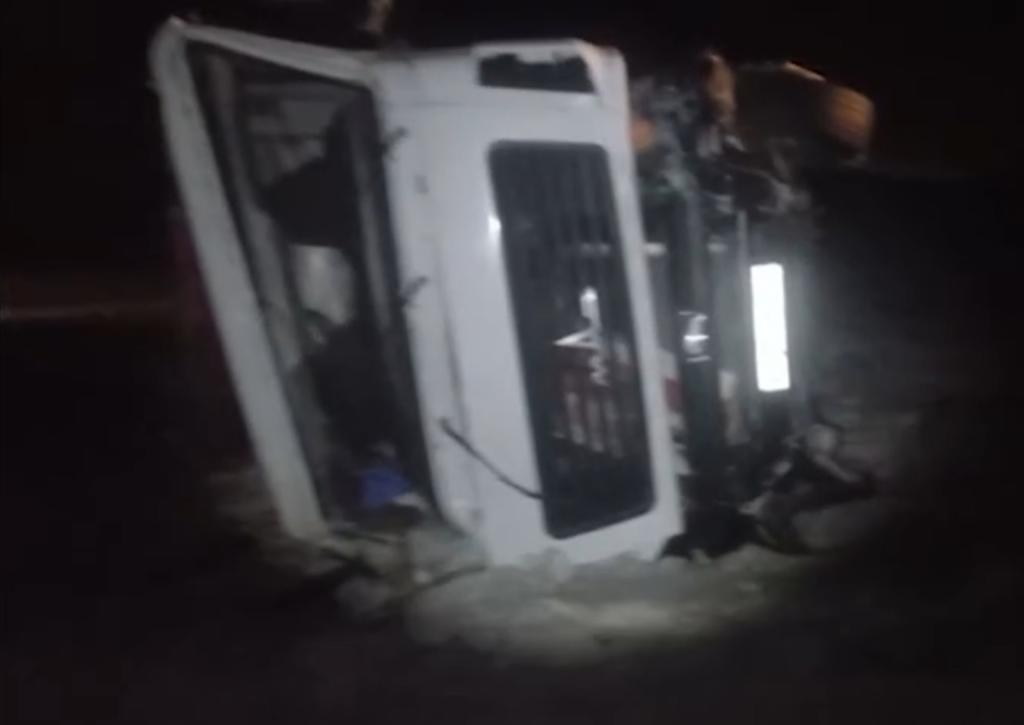 В Башкирии в ДТП с грузовиком пострадали три человека