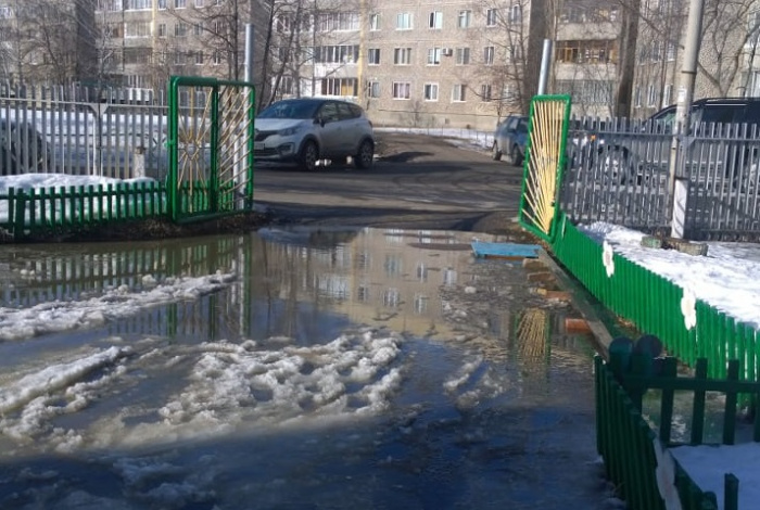 Детский садик ужасов в Салавате: плесень, грязь и штукатурка, падающая на головы детей Детский садик ужасов в Салавате: плесень, грязь и штукатурка, падающая на головы детей