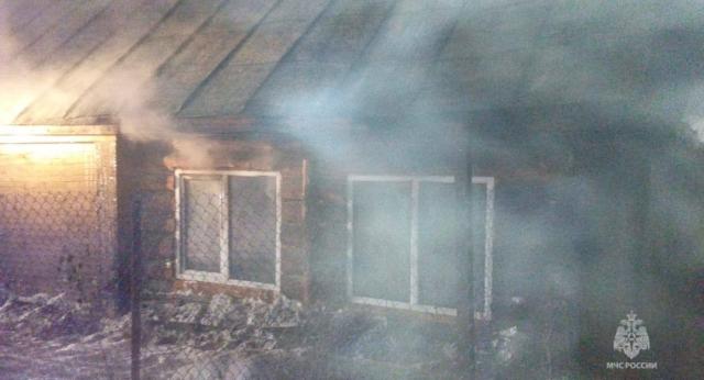 7-летний мальчик в Башкирии вынес братика из горящего дома