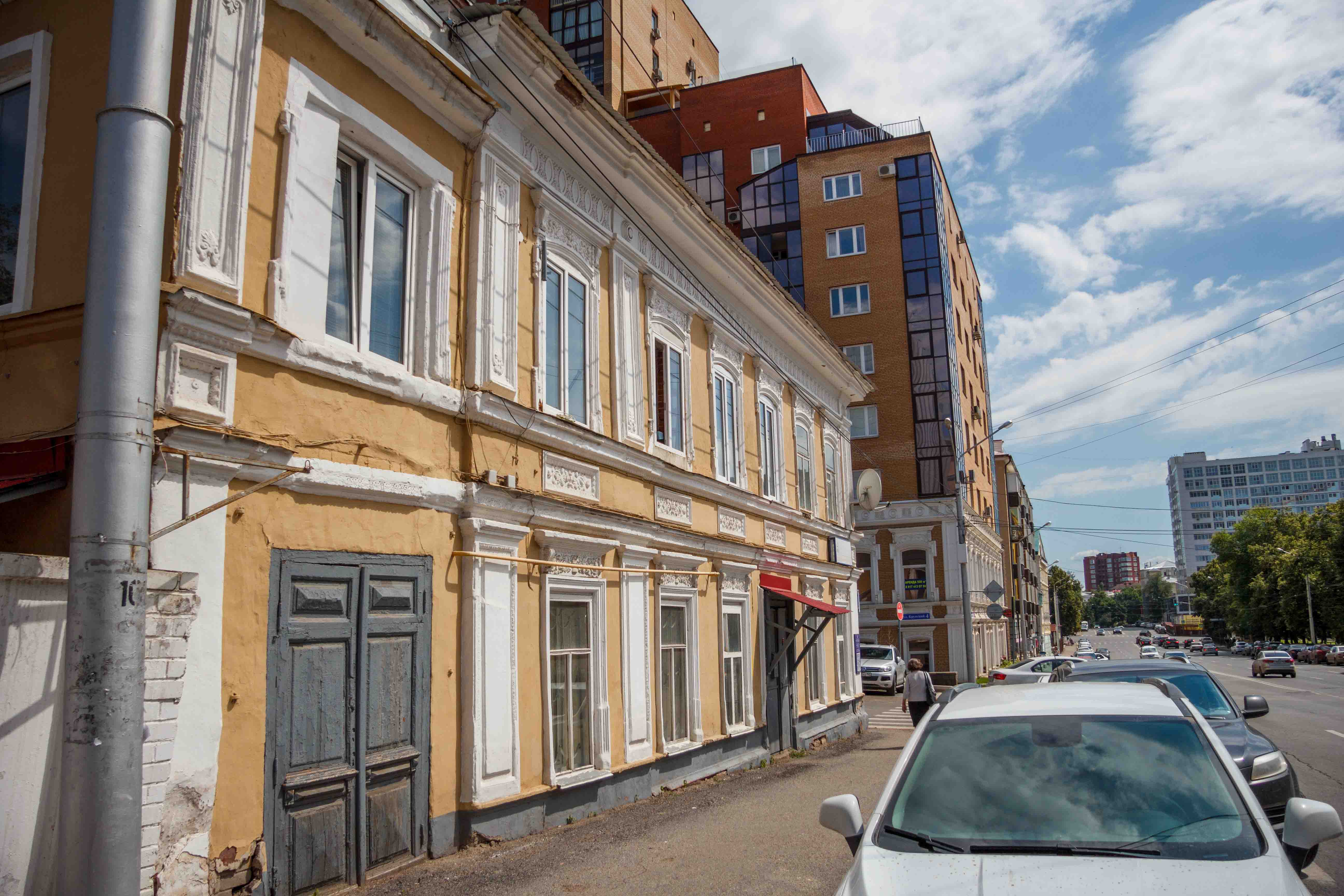 Два инвалида пытаются выжить в гнилом бараке в центре Уфы