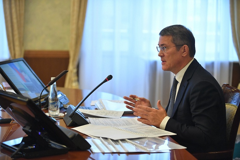 «Загордились что ли?»: Радий Хабиров отругал глав городов за нежелание общаться с жителями