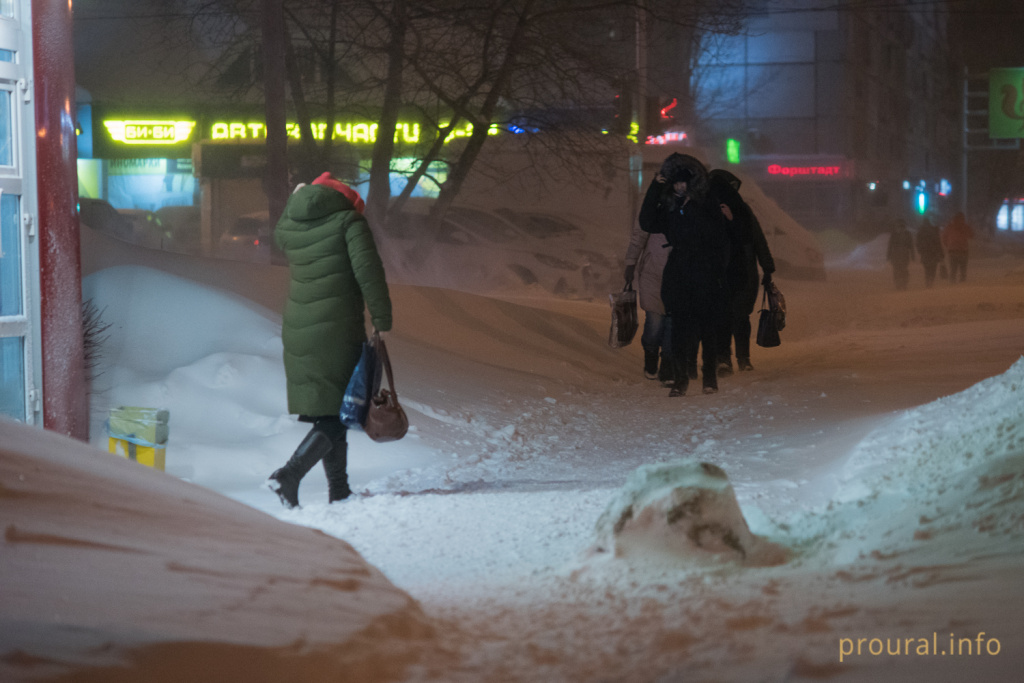 снег метель улица город дороги зима (10).JPG